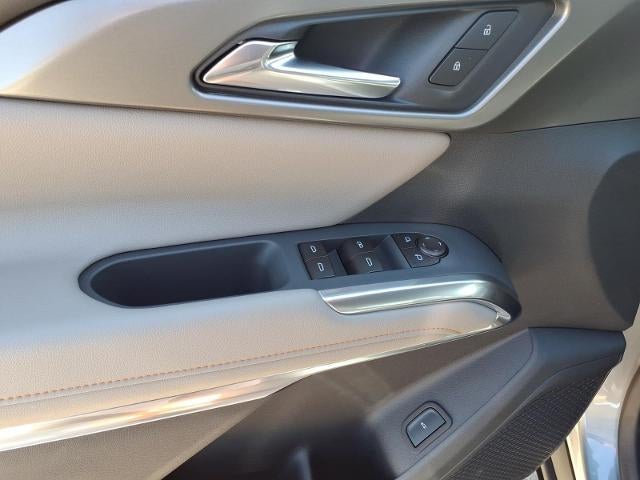 2027 Chevrolet Traverse LT w/2LT