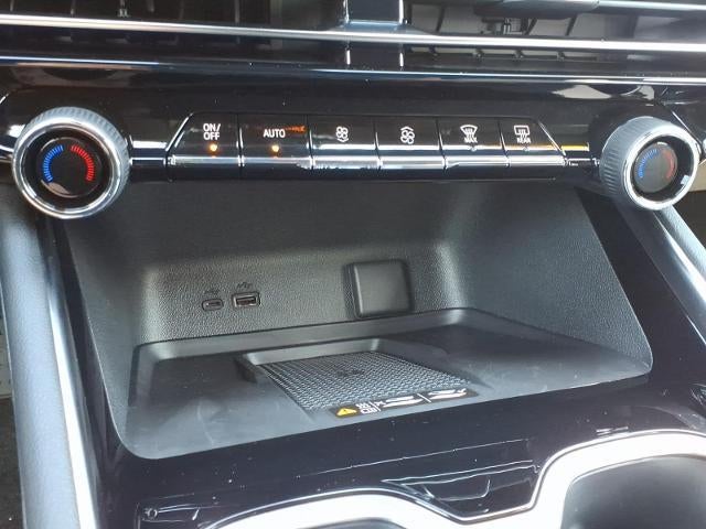 2027 Chevrolet Traverse LT w/2LT